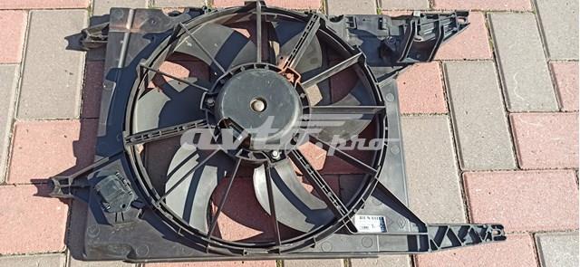 Диффузор радиатора охлаждения в сборе с крыльчаткой 8200385744 RENAULT