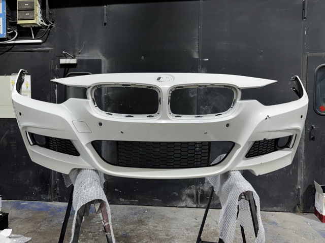 Буфер (бампер) передний 51118067941 BMW