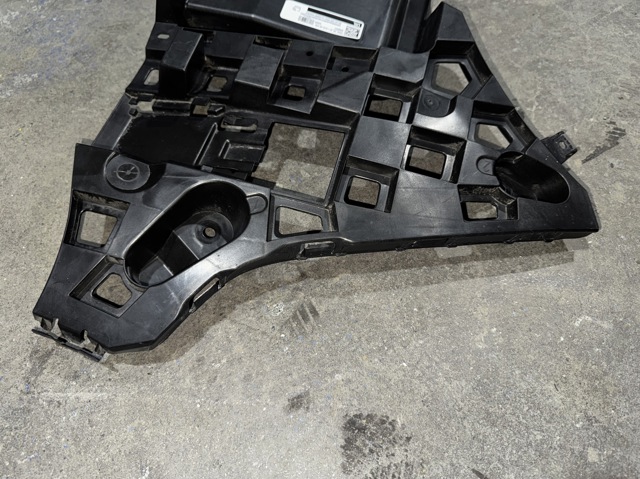 51128069247 BMW Кронштейн бампера заднего внешний левый купить в Николаев