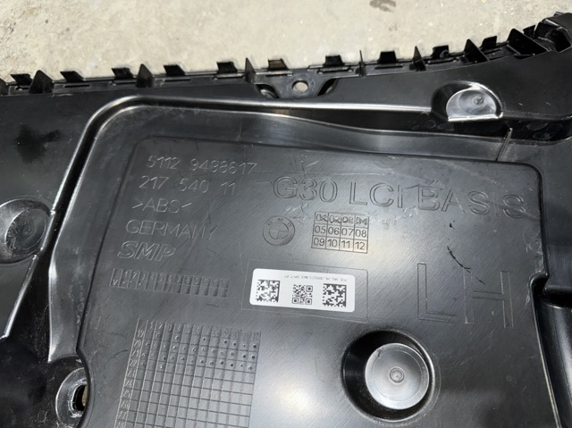BMW 51129498617 Направляющая заднего бампера левая в наличии Кривой Рог