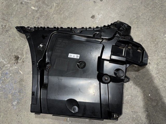 Направляющая заднего бампера, левая 51129498617 BMW