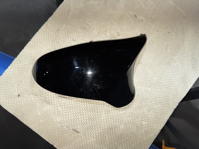 Накладка правого бокового зеркала 51168059546 BMW