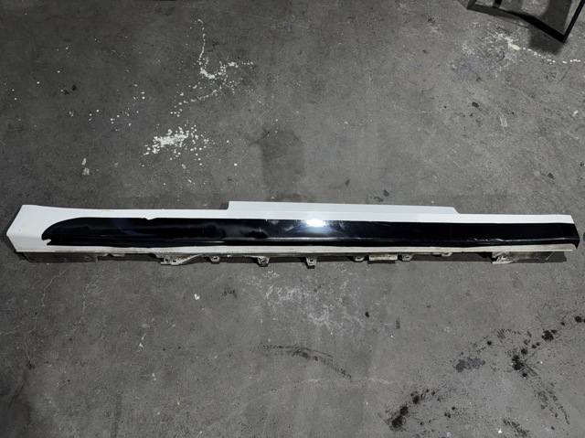 51777363396 BMW Накладка (молдинг) порога наружная правая купить в Кривой Рог