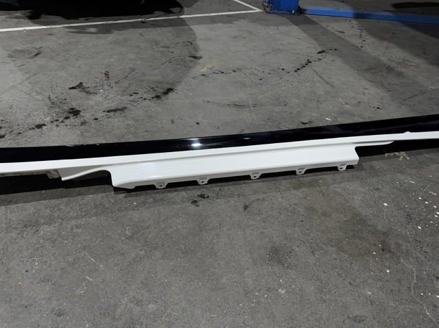 51777363396 BMW Накладка (молдинг) порога наружная правая купить в Ужгород