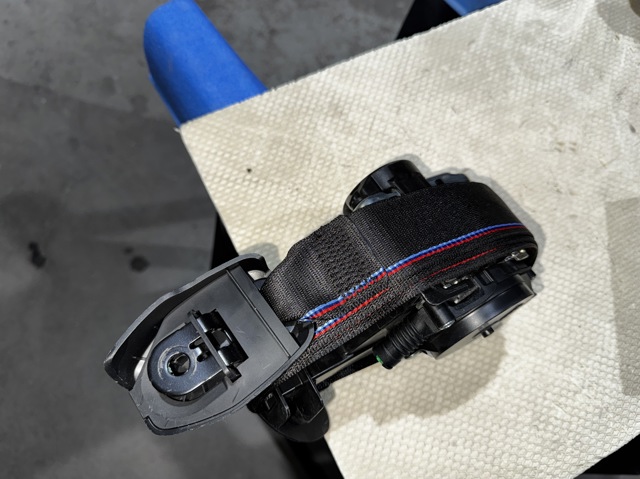 Ремень безопасности передний левый 72119875727 BMW