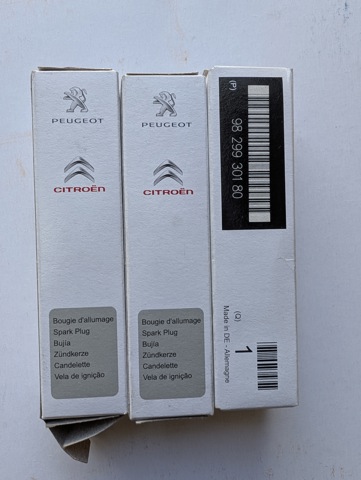 Свечи зажигания 9829930180 PEUGEOT