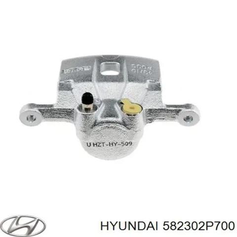 Задний правый суппорт 582302P700 HYUNDAI