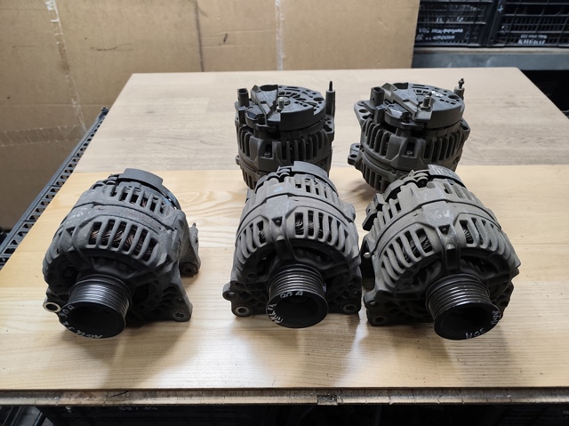 Автомобильный генератор 028903028D VAG