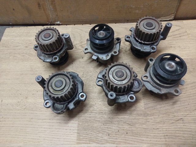 Насос водяной Фольксваген Гольф IV