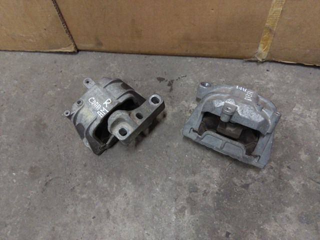 Гидроопора двигателя правая Фольксваген Пассат CC B6