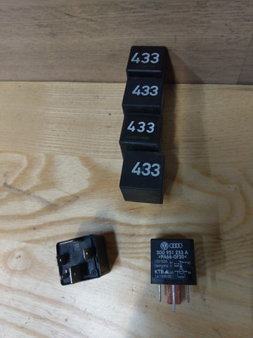 Реле поворотников Фольксваген Пассат B6