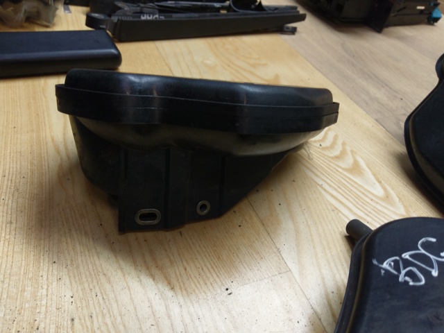 8E0131541C Бачок вакуумной системы двигателя (демпфер) купить Полтава