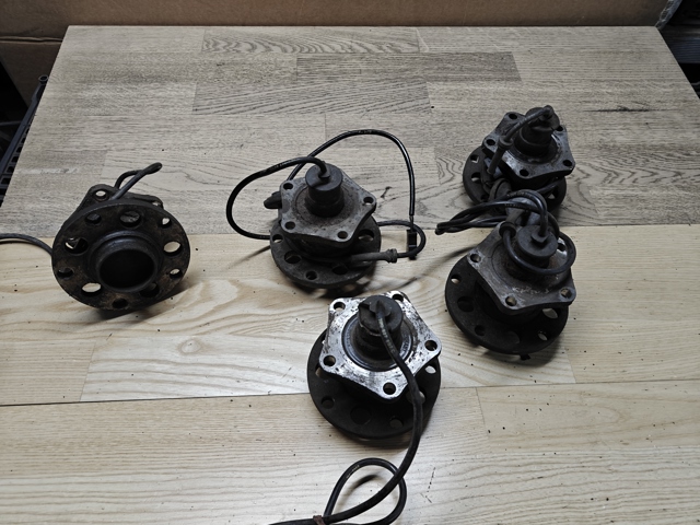 Ступица задняя (шпиндель) Audi A6 C4