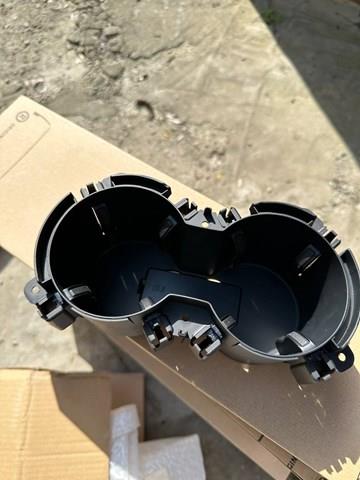 Подстаканник подлокотника центральной консоли 8W0862533D6PS VAG