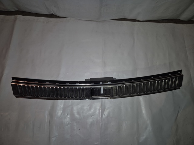 Накладка задней панели багажника 7P0863459F5R5 VAG