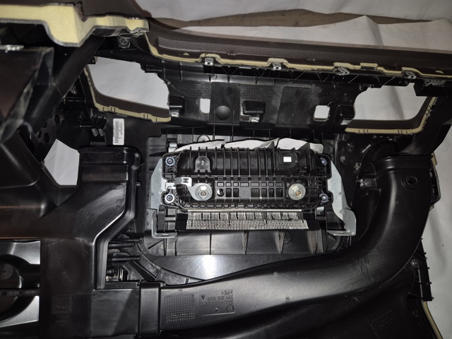 7P1857003GHA3 VAG Панель салона передняя "торпедо" купить в Николаев