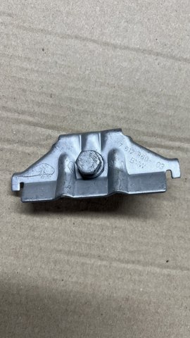 61217612860 BMW Крепление (подставка) аккумулятора (АКБ) купить в Николаев