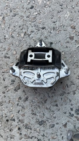 Подушка коробки передач Audi Q5