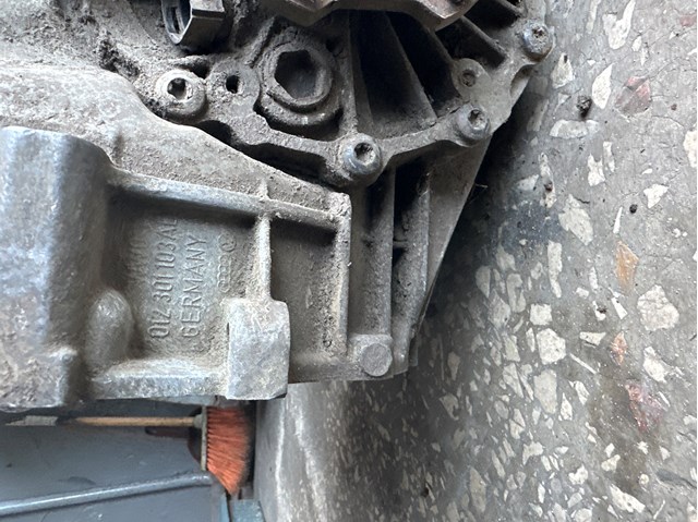 VAG 012301103AD Корпус коробки передач АКПП/КПП в наличии Хмельницкий