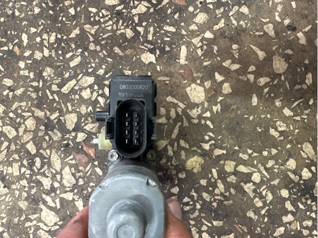 0130821784 BOSCH Мотор стеклоподъемника двери задней левой купить в Николаев