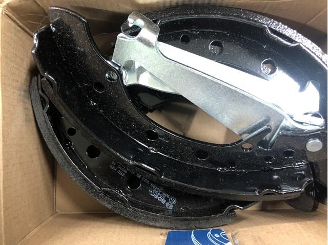 BOSCH 0986487270 Задние барабанные колодки в наличии Ирпень