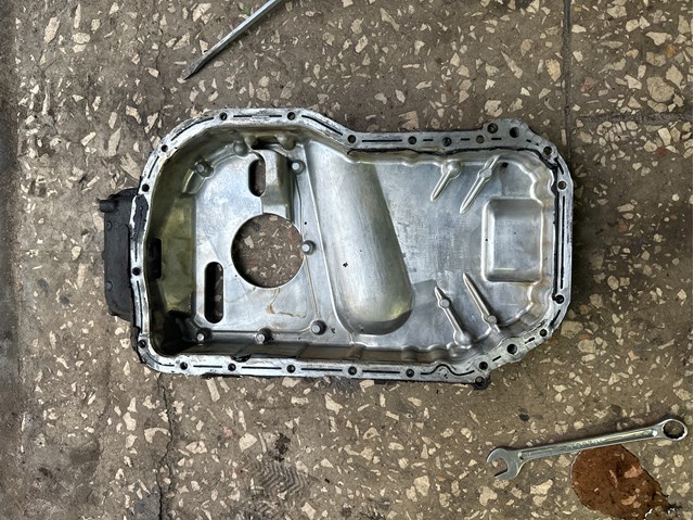 MN149819 MITSUBISHI Поддон двигателя купить в Николаев