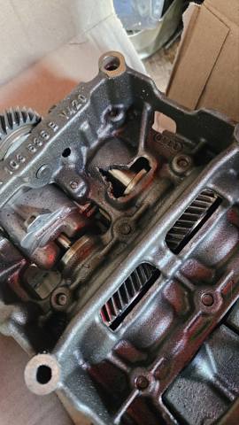 Помпа масляная 03G103535B VAG