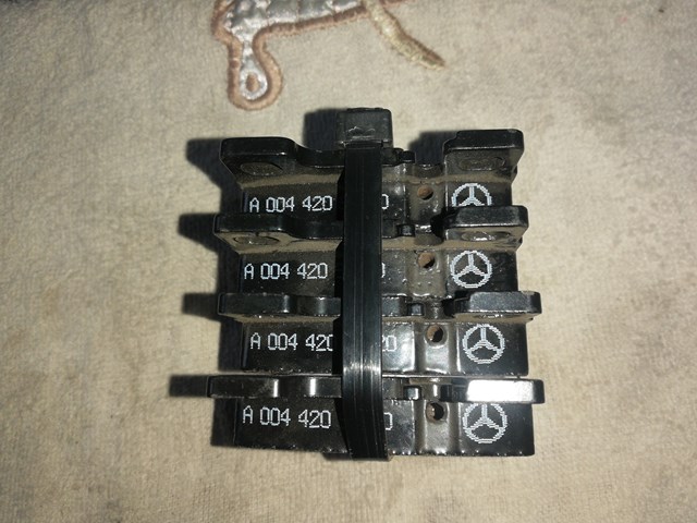 Задние колодки A0044209320 MERCEDES