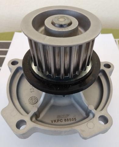 Помпа охлаждения VKPC88505 SKF