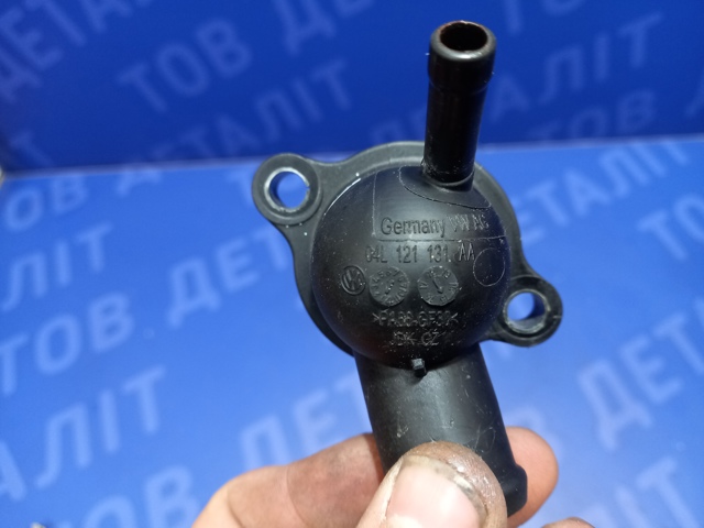 VAG 04L121131J Фланец системы охлаждения в наличии Хмельницкий