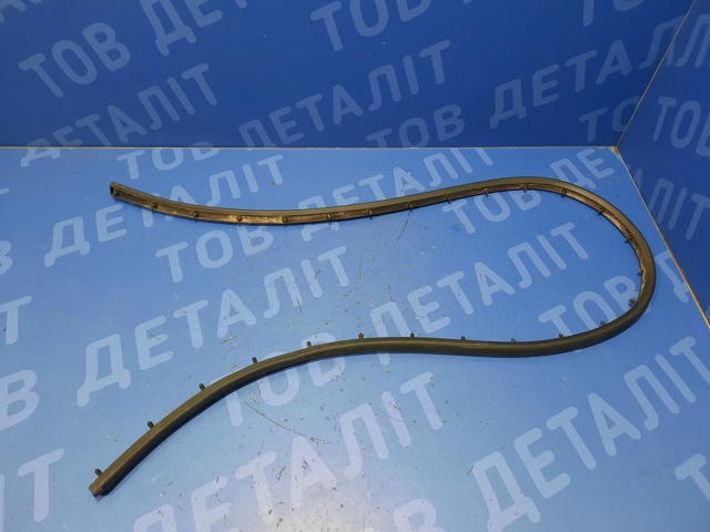 Резинка уплотнительная под капот 11A823707A VAG