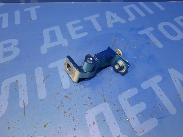 11A831407B Петля двери передней левой купить Полтава