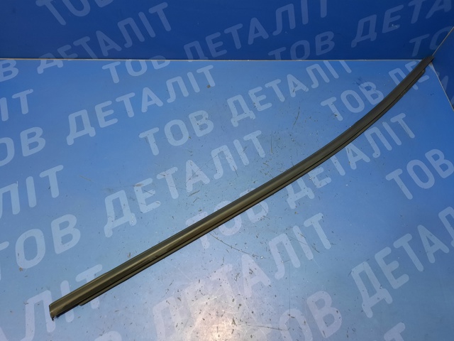 Уплотнитель стекла задней левой двери внешний 11A839477A5AP VAG