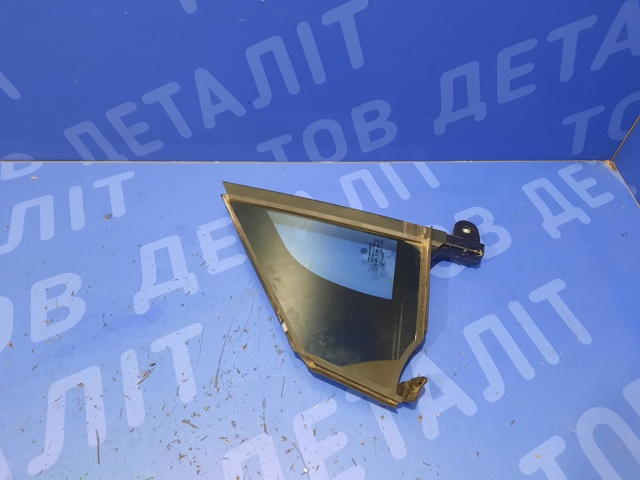 Стекло треугольное двери передней левой 11A845113B5AP VAG