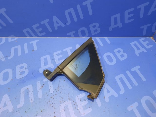 Стекло-форточка двери, передней, правой 11A845114B5AP VAG