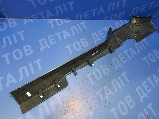 11A8533714PK VAG Накладка дверного порога внутренняя левая купить в Украина