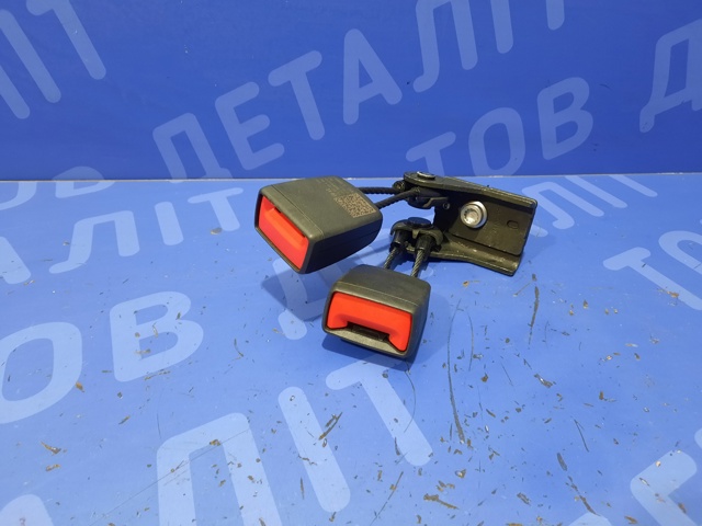 Рычаг (замок) фиксации ремня безопасности задний левый 11A857739AMNB VAG