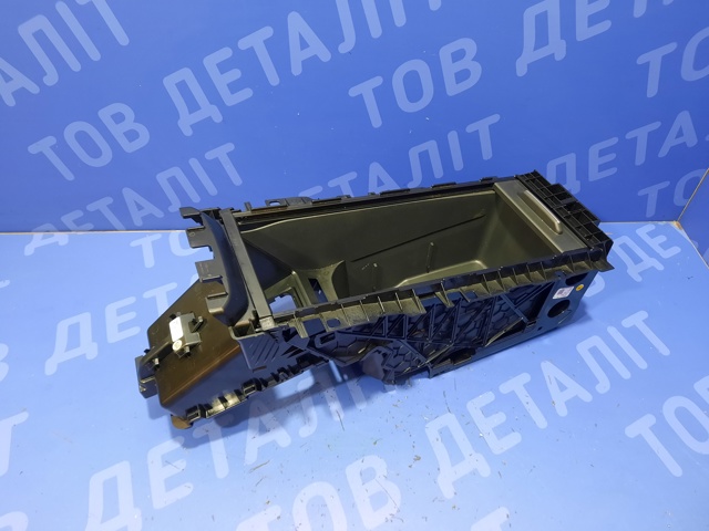 11A863071AUZB Ящик вещевой центральной консоли (подлокотника) купить Ирпень