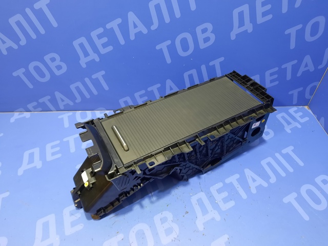 Ящик вещевой центральной консоли (подлокотника) 11A863071AUZB VAG
