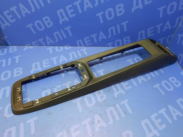 Накладка декоративная центральной консоли 11A863319A4PK VAG