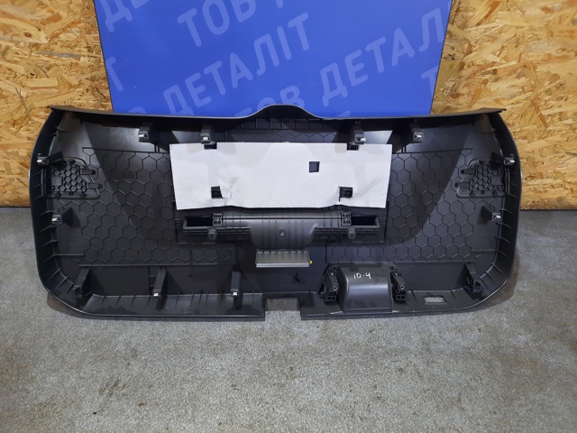 11A867601D4PK VAG Обшивка (облицовка) крышки багажника (двери 3/5-й задней) купить в Ровно