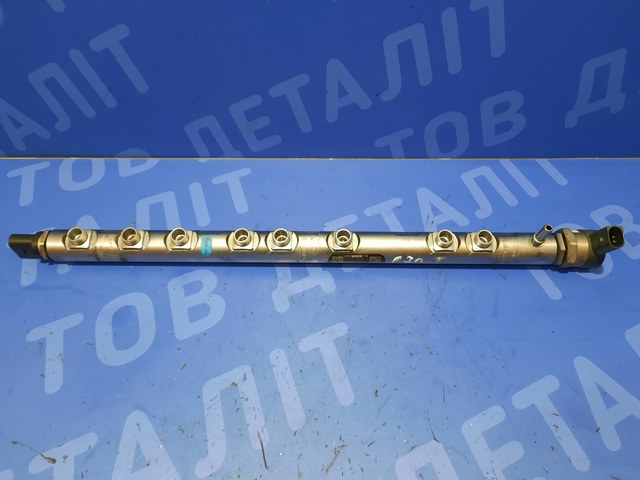 Распределитель топлива (рампа) 13537805423 BMW