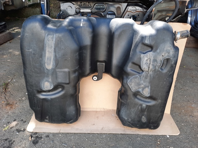 16117195462 BMW Бензобак купить в Житомир