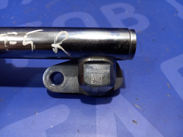 SUBARU 17522AB04B Распределитель топлива (рампа) правый в наличии Черкассы