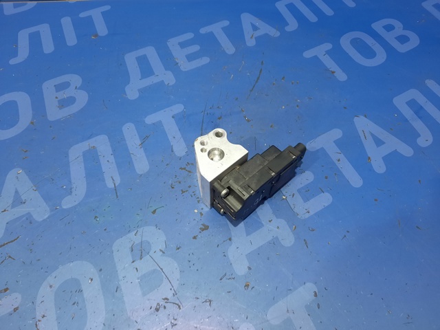 1EA816590B VAG Клапан TRV кондиционера купить в Кривой Рог