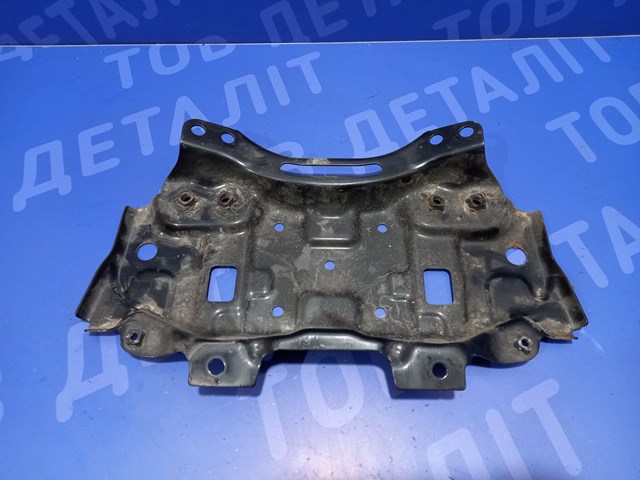 Кронштейн передней балки 20107FL020 SUBARU
