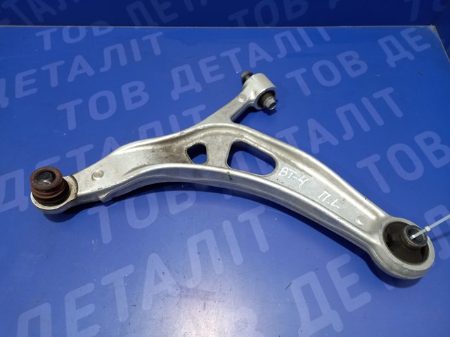 Левый рычаг передней нижней подвески 20202AN03A SUBARU