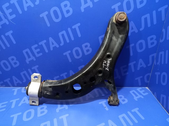 Левый рычаг передней нижней подвески 20202XC01A SUBARU