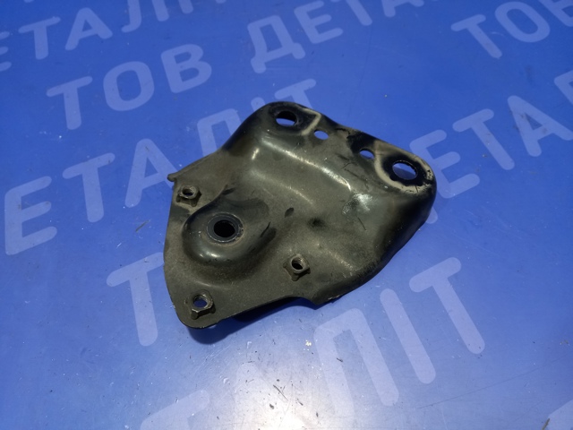 Кронштейн передней балки 20216FL030 SUBARU