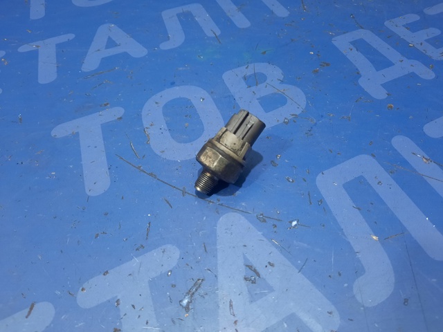 Датчик давления масла двигателя 25240AA060 SUBARU